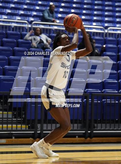 Thumbnail 2 in Westlake vs. Shoemaker (Cy-Hoops Invitational) photogallery.