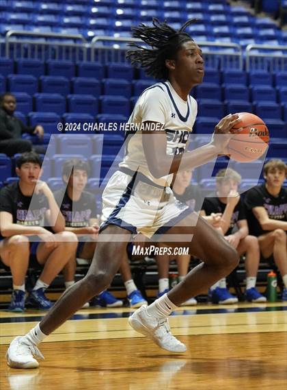 Thumbnail 3 in Westlake vs. Shoemaker (Cy-Hoops Invitational) photogallery.
