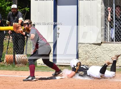 Thumbnail 3 in Morrilton vs. Pottsville (AAA 4A Semifinal) photogallery.