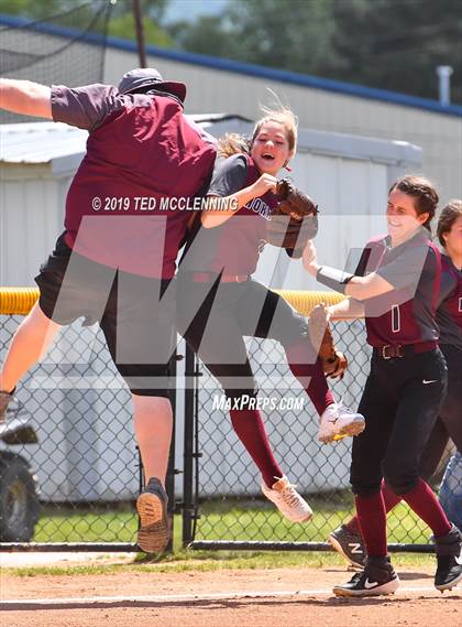 Thumbnail 2 in Morrilton vs. Pottsville (AAA 4A Semifinal) photogallery.