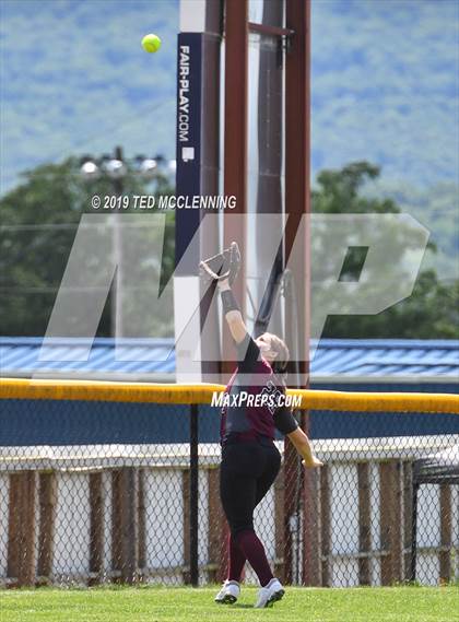 Thumbnail 3 in Morrilton vs. Pottsville (AAA 4A Semifinal) photogallery.