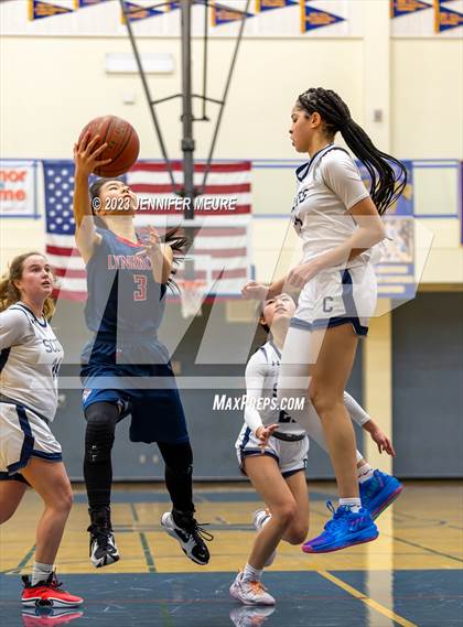 Thumbnail 1 in Lynbrook vs. Carlmont (Newark Optimist Club Holiday Classic) photogallery.