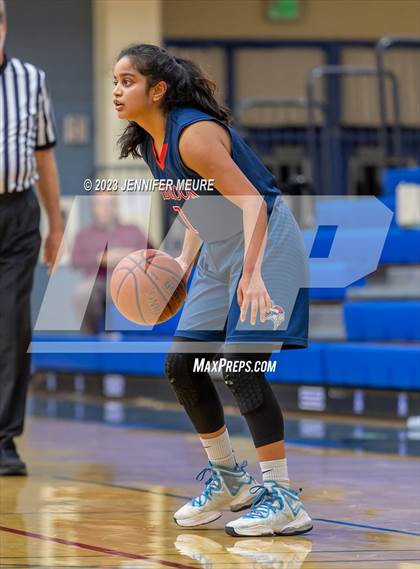 Thumbnail 1 in Lynbrook vs. Carlmont (Newark Optimist Club Holiday Classic) photogallery.