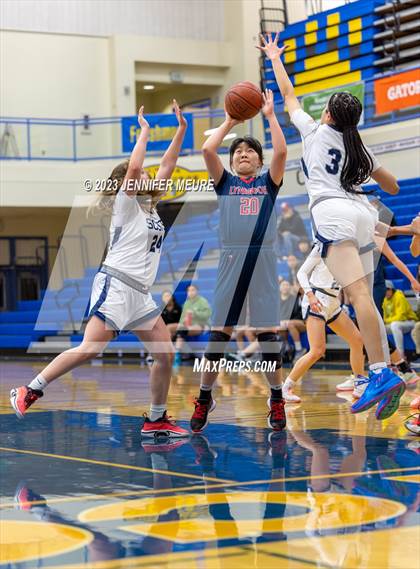 Thumbnail 1 in Lynbrook vs. Carlmont (Newark Optimist Club Holiday Classic) photogallery.