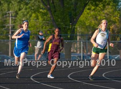 Thumbnail 1 in True Team Section 6AAA (Boys and Girls 200m Dash) photogallery.