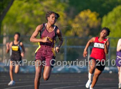 Thumbnail 1 in True Team Section 6AAA (Boys and Girls 200m Dash) photogallery.