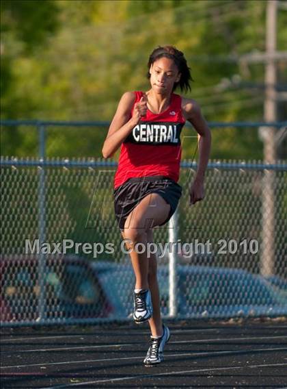 Thumbnail 2 in True Team Section 6AAA (Boys and Girls 200m Dash) photogallery.