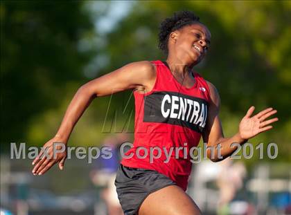 Thumbnail 1 in True Team Section 6AAA (Boys and Girls 200m Dash) photogallery.