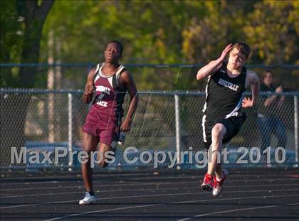 Thumbnail 2 in True Team Section 6AAA (Boys and Girls 200m Dash) photogallery.