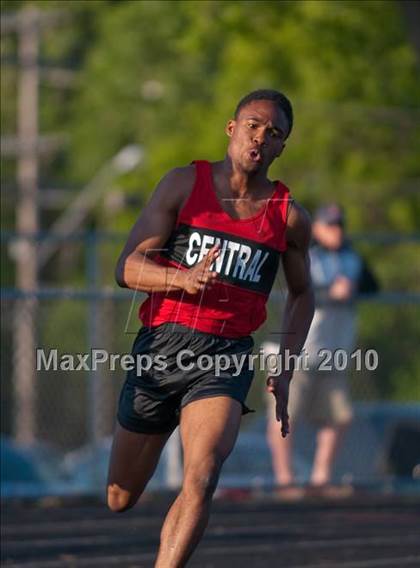 Thumbnail 1 in True Team Section 6AAA (Boys and Girls 200m Dash) photogallery.