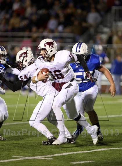 Thumbnail 3 in Central vs Andover (KSHSAA 5A Regional Playoff) photogallery.