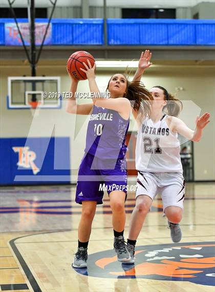 Thumbnail 3 in Perryville vs. Booneville photogallery.