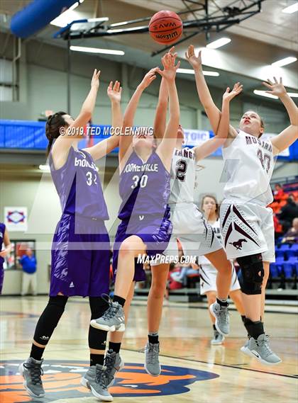 Thumbnail 1 in Perryville vs. Booneville photogallery.