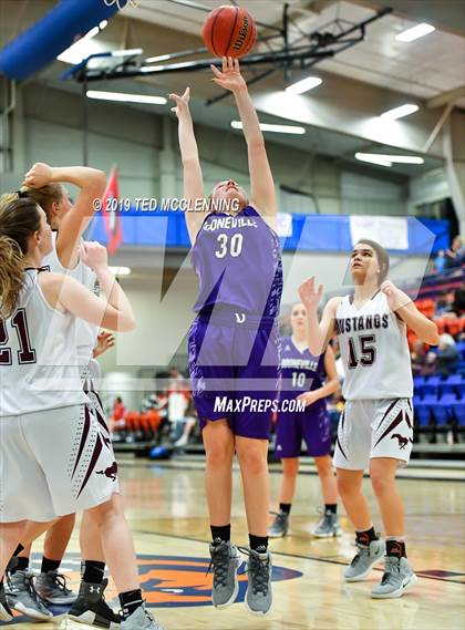 Thumbnail 3 in Perryville vs. Booneville photogallery.