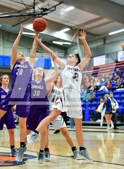 Thumbnail 3 in Perryville vs. Booneville photogallery.