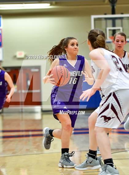 Thumbnail 3 in Perryville vs. Booneville photogallery.