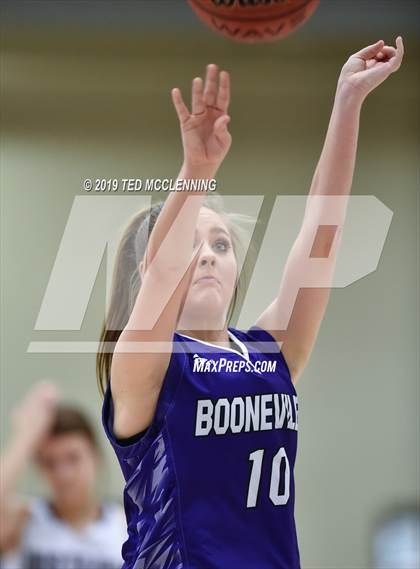 Thumbnail 3 in Perryville vs. Booneville photogallery.