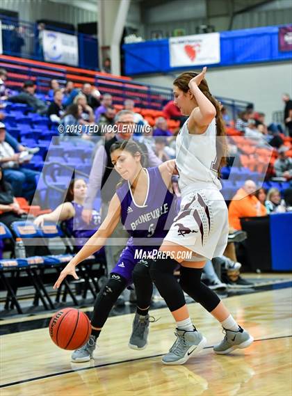 Thumbnail 3 in Perryville vs. Booneville photogallery.