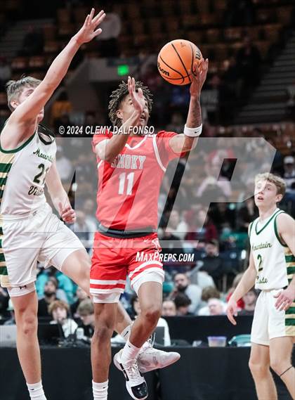 Thumbnail 1 in Smoky Hill vs Mountain Vista (CHSAA 6A Great 8) photogallery.