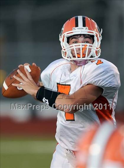 Thumbnail 3 in Grissom @ Lee photogallery.