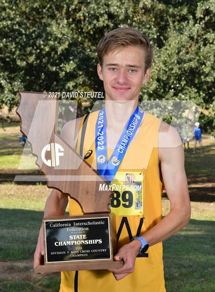 Thumbnail 1 in CIF State Cross Country Championships (Boys Awards) photogallery.