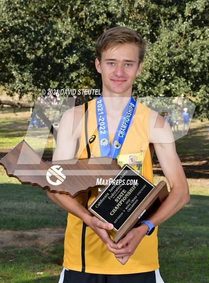 Thumbnail 2 in CIF State Cross Country Championships (Boys Awards) photogallery.