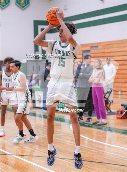 Thumbnail 2 in Queen Creek vs. Sunnyslope (Hoopsgiving Tournament) photogallery.