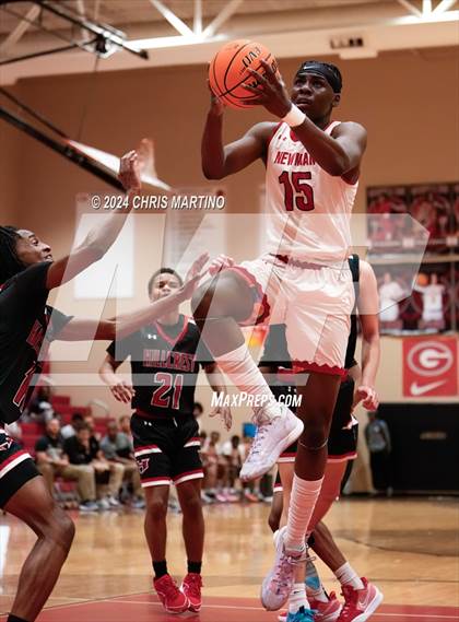 Thumbnail 2 in Cardinal Newman vs Hillcrest (Poinsettia Classic) photogallery.