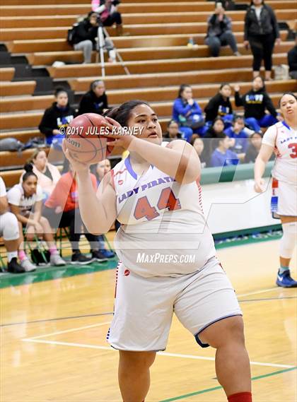 Thumbnail 2 in San Leandro vs Casteel (Gator Winter Classic) photogallery.