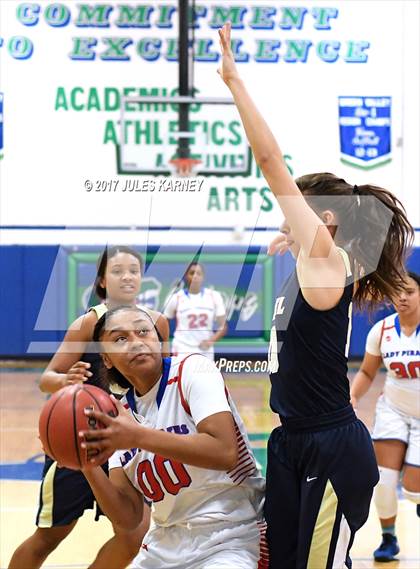 Thumbnail 3 in San Leandro vs Casteel (Gator Winter Classic) photogallery.
