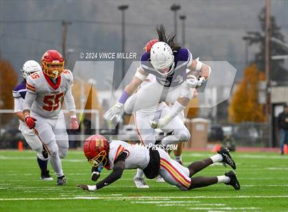 Thumbnail 2 in Kamiakin vs Sumner (WIAA 4A First Round) photogallery.