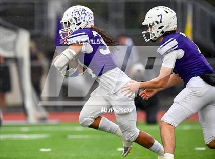 Thumbnail 1 in Kamiakin @ Sumner (WIAA 4A First Round) photogallery.