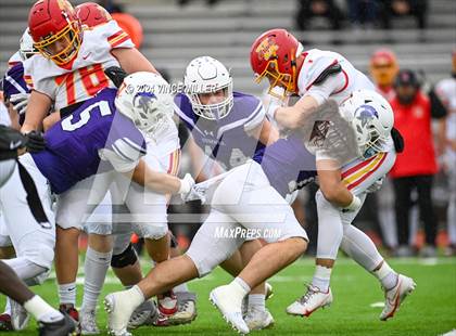 Thumbnail 1 in Kamiakin @ Sumner (WIAA 4A First Round) photogallery.