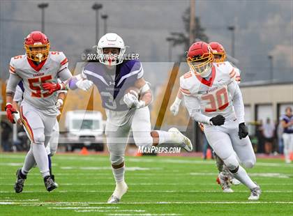 Thumbnail 2 in Kamiakin vs Sumner (WIAA 4A First Round) photogallery.