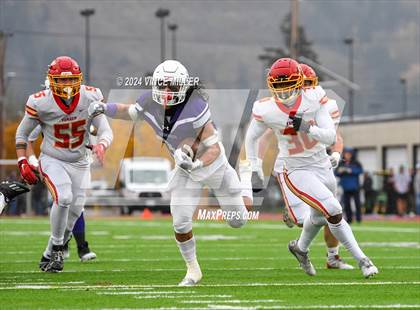 Thumbnail 1 in Kamiakin @ Sumner (WIAA 4A First Round) photogallery.