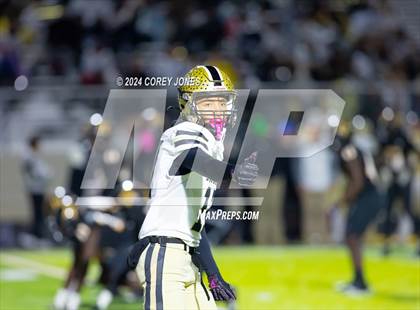 Thumbnail 3 in Calhoun vs Peach County (GHSA AAA Quarter-Final Playoff) photogallery.