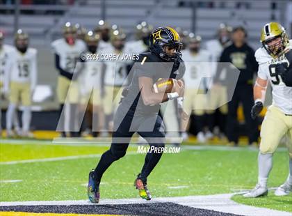 Thumbnail 1 in Calhoun vs Peach County (GHSA AAA Quarter-Final Playoff) photogallery.