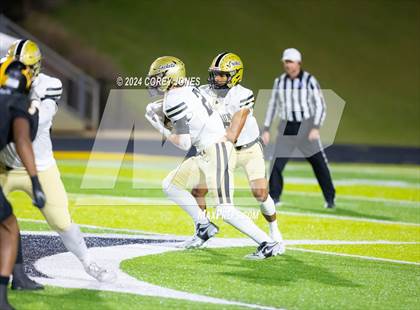 Thumbnail 3 in Calhoun vs Peach County (GHSA AAA Quarter-Final Playoff) photogallery.
