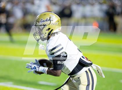 Thumbnail 2 in Calhoun vs Peach County (GHSA AAA Quarter-Final Playoff) photogallery.