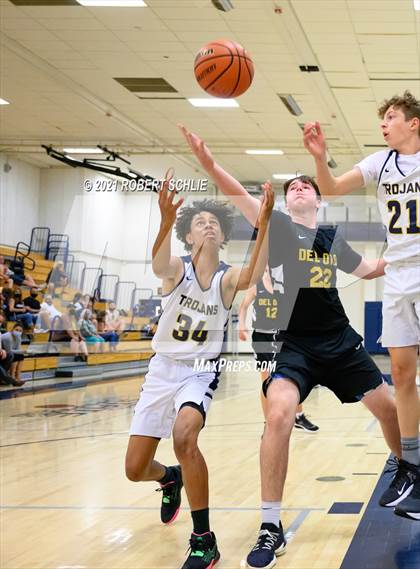 Thumbnail 1 in Del Oro @ Oak Ridge photogallery.