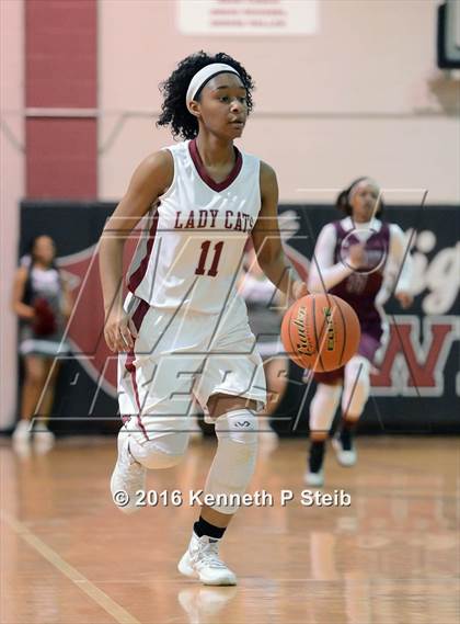 Thumbnail 1 in Chalmette @ Destrehan (LHSAA 5A 1st Round Playoff) photogallery.