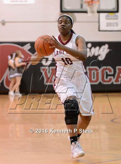 Thumbnail 1 in Chalmette @ Destrehan (LHSAA 5A 1st Round Playoff) photogallery.