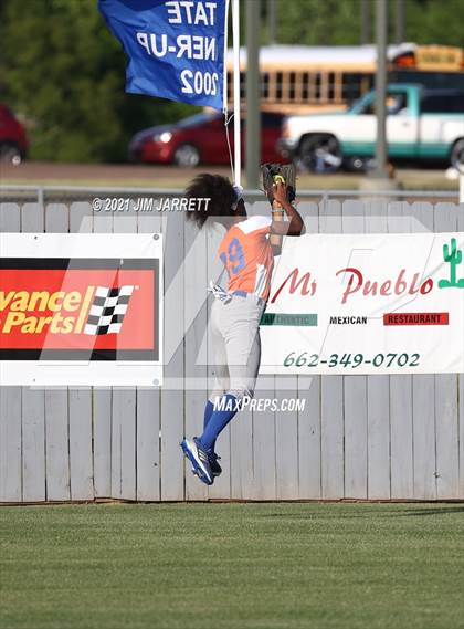 Thumbnail 2 in Germantown @ Southaven (MHSAA 6A Second Round) photogallery.