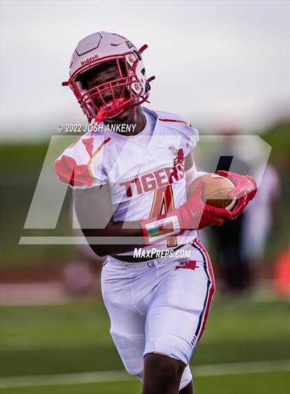 Thumbnail 3 in Baker vs East Iberville (White Castle Jamboree) photogallery.