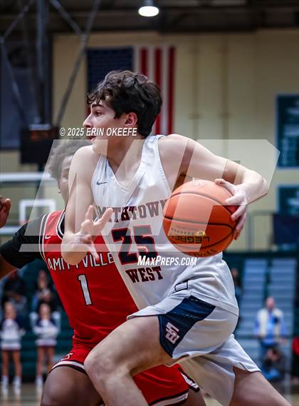 Thumbnail 1 in Amityville Memorial vs. Smithtown West (NYSPHAA Section XI Class AA Championship) photogallery.
