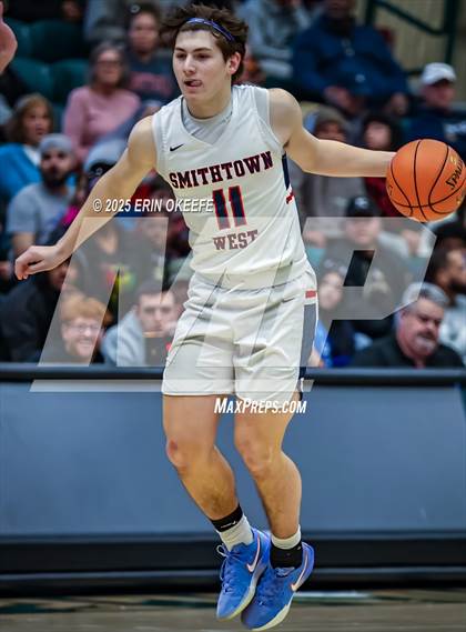 Thumbnail 2 in Amityville Memorial vs. Smithtown West (NYSPHAA Section XI Class AA Championship) photogallery.