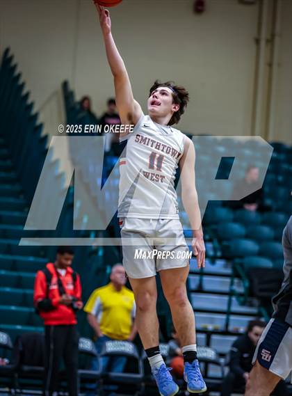 Thumbnail 2 in Amityville Memorial vs. Smithtown West (NYSPHAA Section XI Class AA Championship) photogallery.