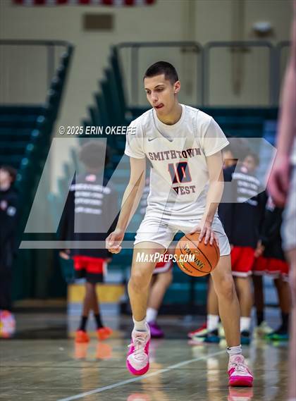 Thumbnail 2 in Amityville Memorial vs. Smithtown West (NYSPHAA Section XI Class AA Championship) photogallery.