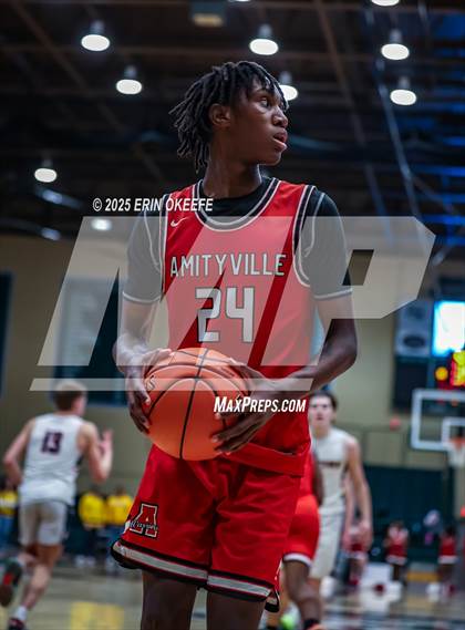 Thumbnail 3 in Amityville Memorial vs. Smithtown West (NYSPHAA Section XI Class AA Championship) photogallery.