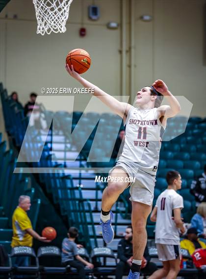 Thumbnail 2 in Amityville Memorial vs. Smithtown West (NYSPHAA Section XI Class AA Championship) photogallery.